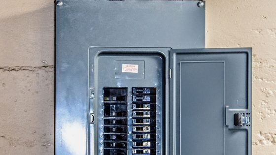 Benefits of Electric Subpanels in Large Buildings
